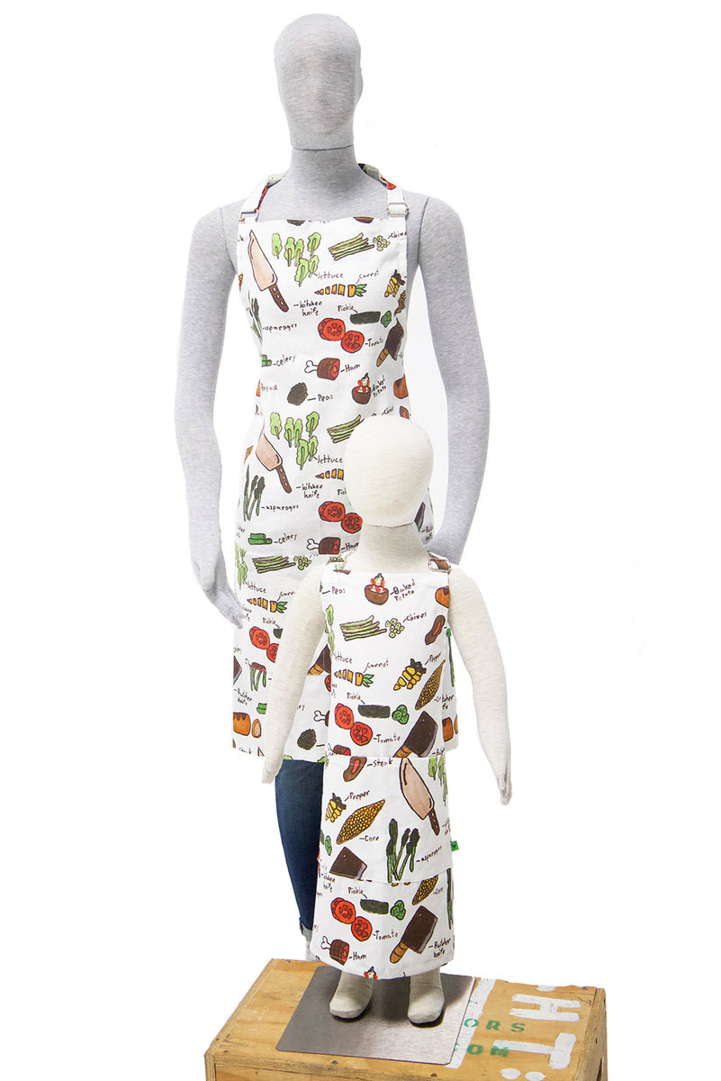 http://cabinmeasures.com/cdn/shop/products/mommy-and-me-chef-aprons_1200x1200.jpg?v=1643914023